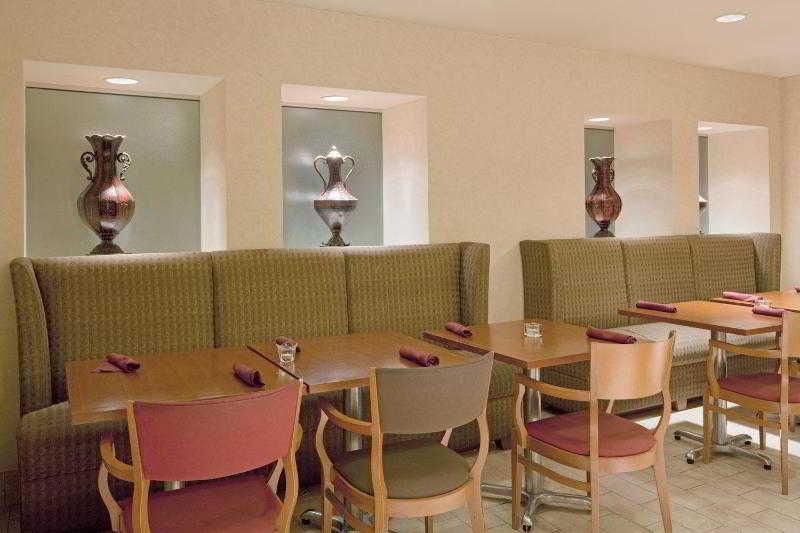 Four Points By Sheraton Boston Ньютон Екстер'єр фото
