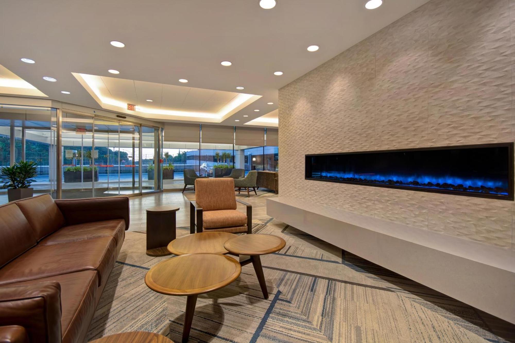 Four Points By Sheraton Boston Ньютон Екстер'єр фото