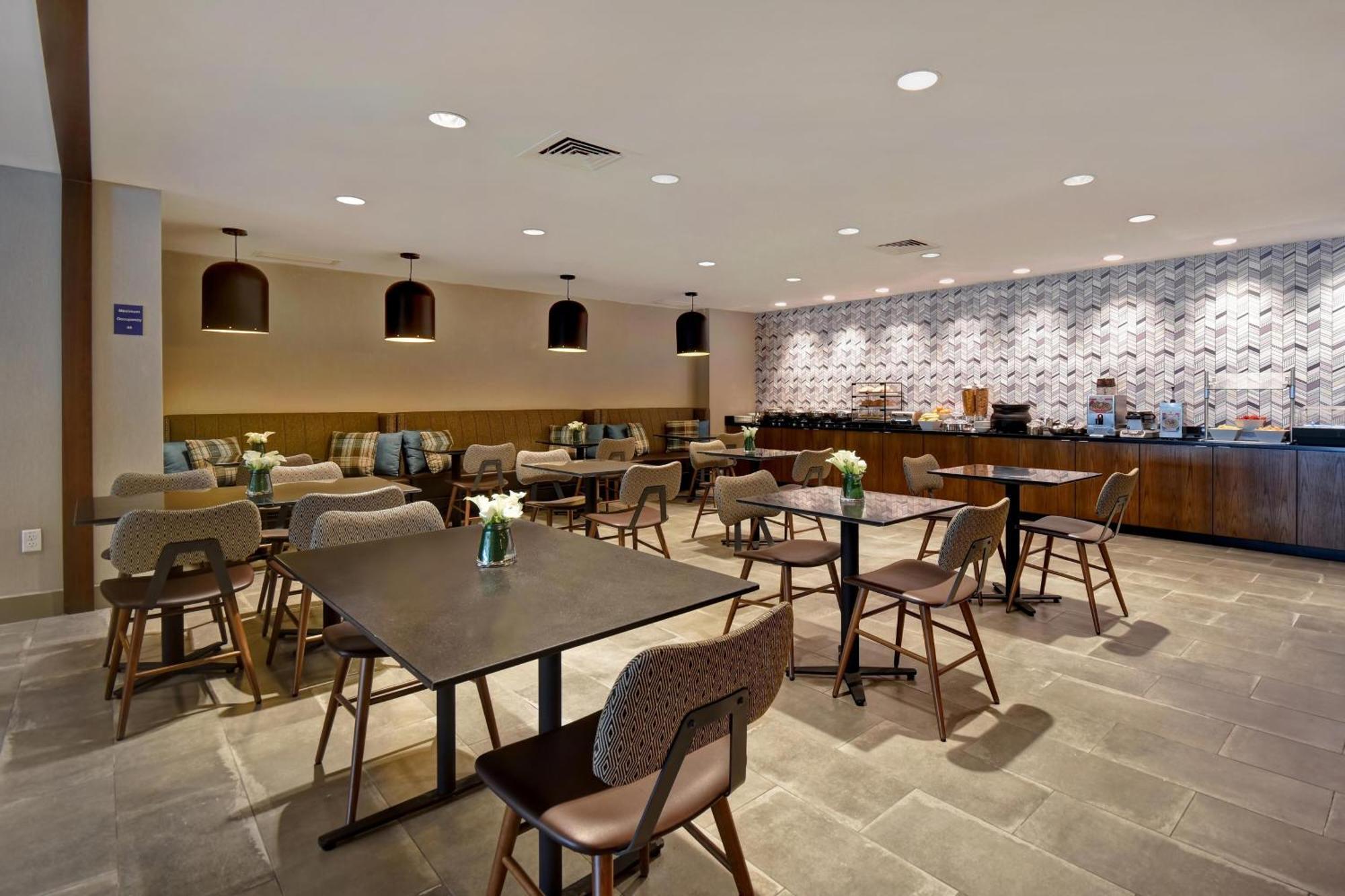 Four Points By Sheraton Boston Ньютон Екстер'єр фото
